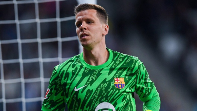 Szczesny gia hạn hợp đồng với Barcelona: Sự ổn định ngắn hạn và bài toán dài hạn cho khung thành