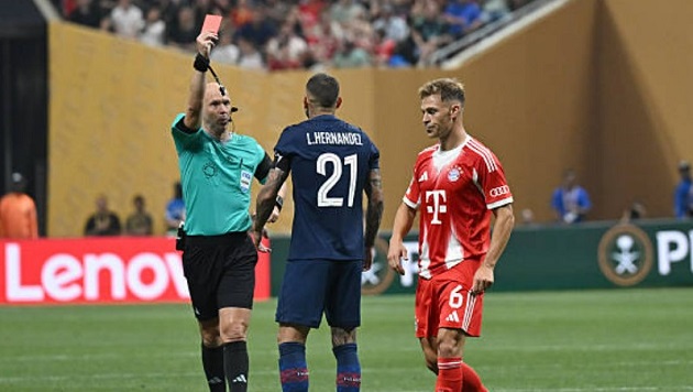 PSG đánh bại Bayern Munich trong trận cầu kịch tính: Chiến thắng nghẹt thở với hai thẻ đỏ và VAR gây tranh cãi